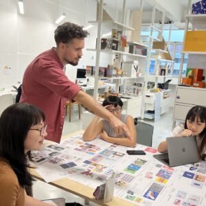 Matthijs Rikken in a Creative Discussion